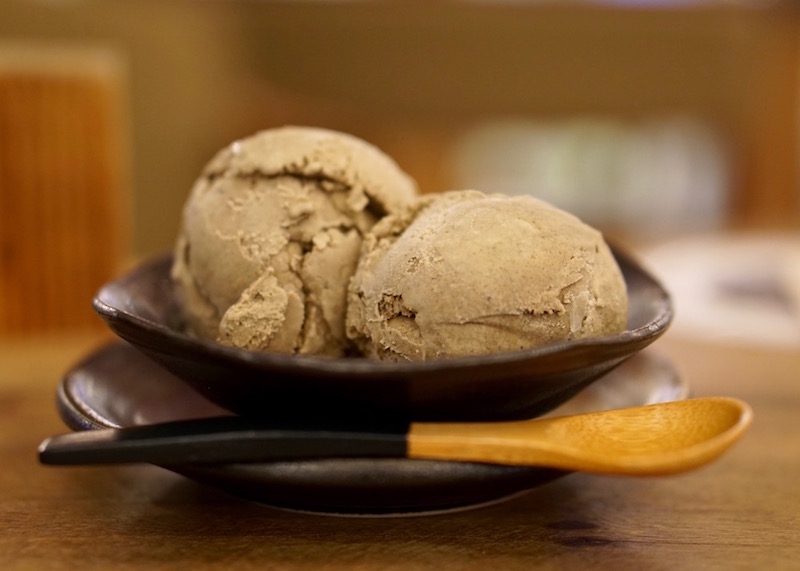 best desserts in bangkok - hojicha ice cream