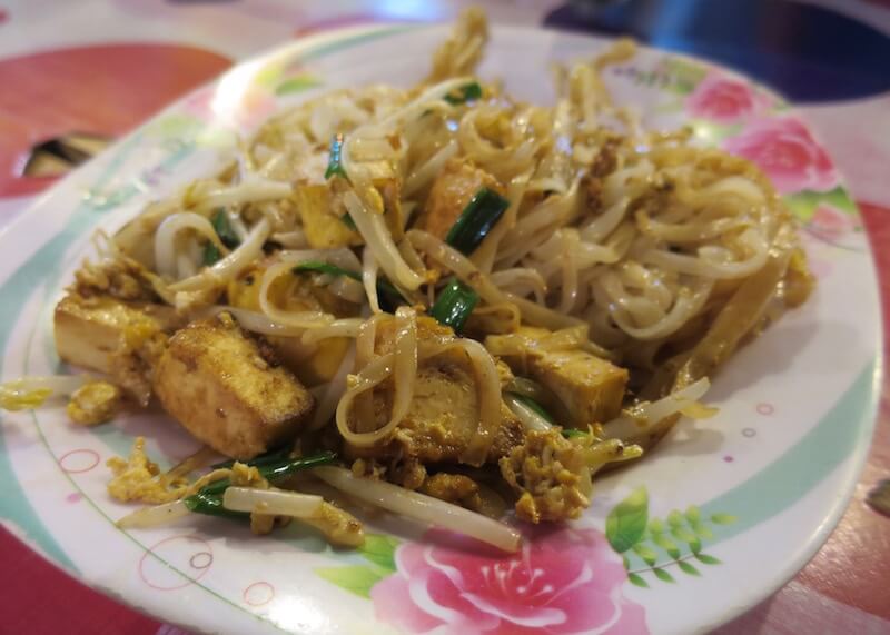 chiang mai street food pad thai