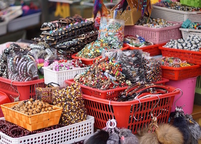 Namdaemun market in Seoul - shopping for bracelets