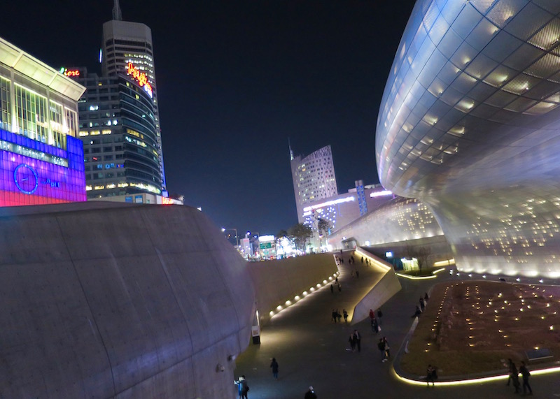 Places To Visit In Seoul - dongdaemun design plaza