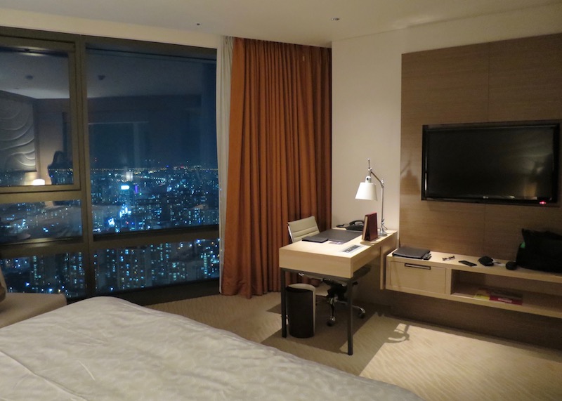 sheraton seoul d cube city hotel - work desk in hotel room