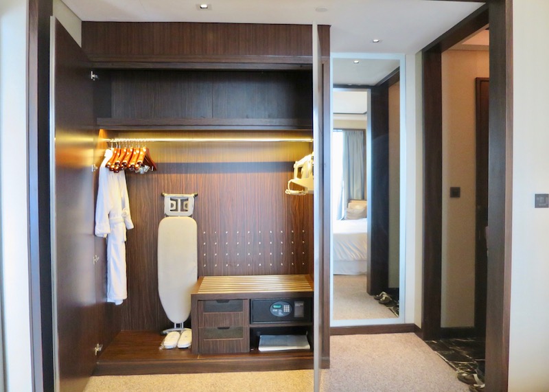 Westin Singapore review - closet