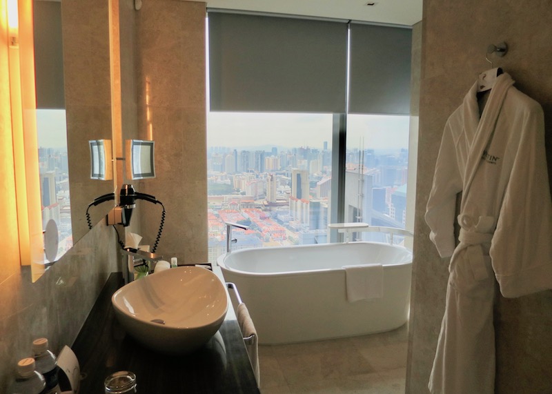 Westin Singapore review - dream bathtub