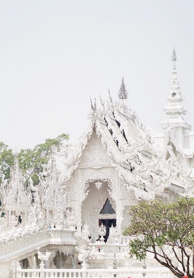 Wat Rong Khun White Temple Will Blow Your Mind | Are you travelling to Northern Thailand and you're looking to visit beautiful temples? Consider visiting Wat Rong Khun (white temple), the most postcard perfect temple you will visit in Chiang Rai