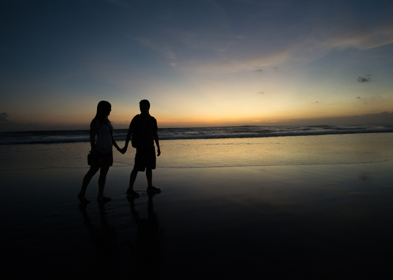 nomadic lifestyle - seminyak beach couple