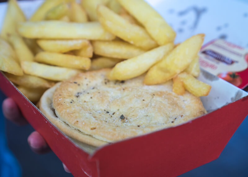 sydney travel blog - aussie meat pie