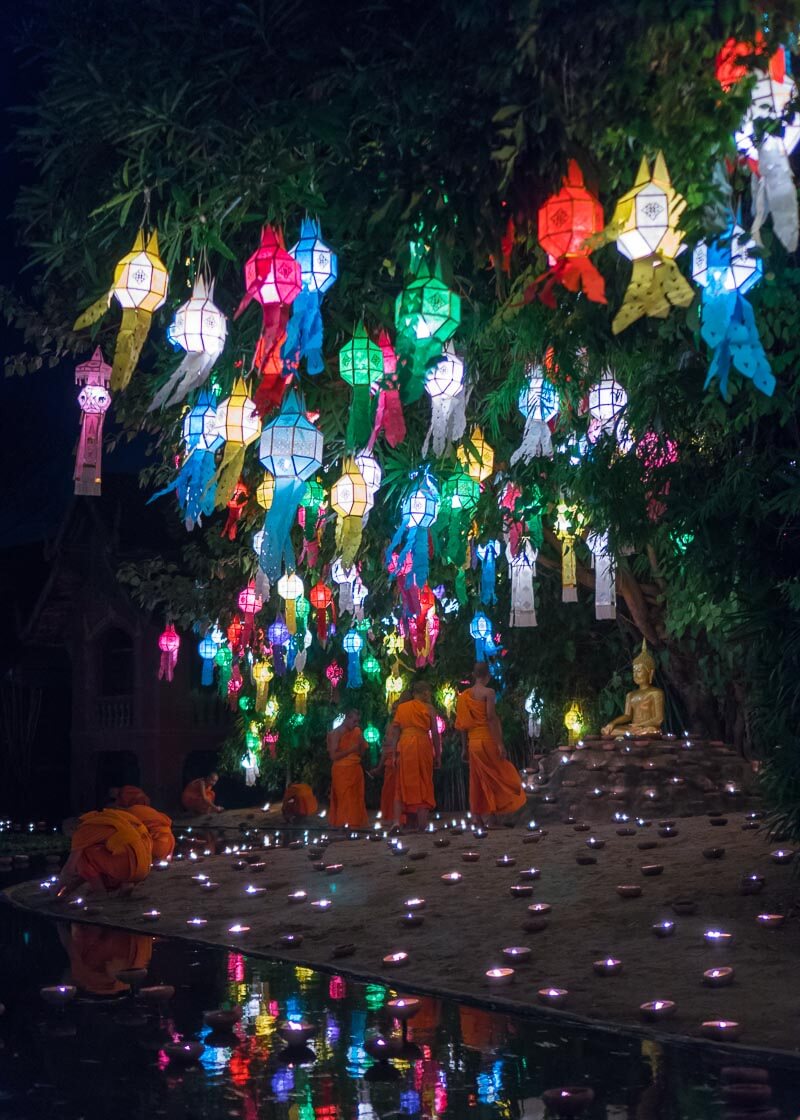 Loy Krathong Chiang Mai lantern festival - monks in line