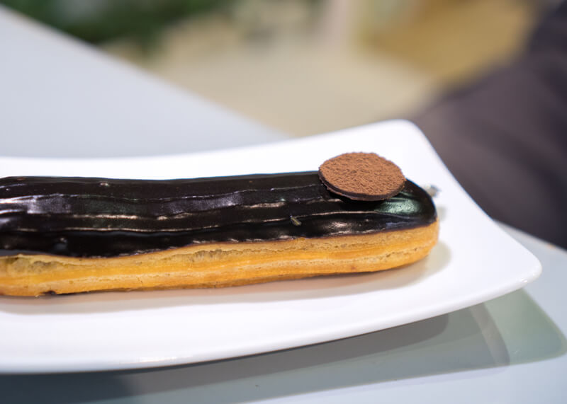 Best Food Hanoi Vietnam - éclair au chocolat