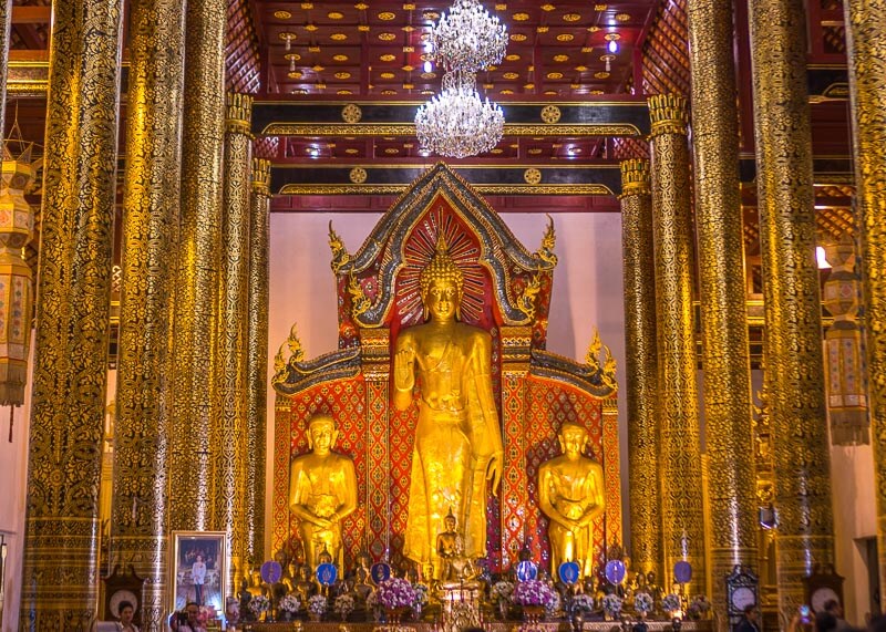 Nieuwjaar chiang mai - tempel interieur