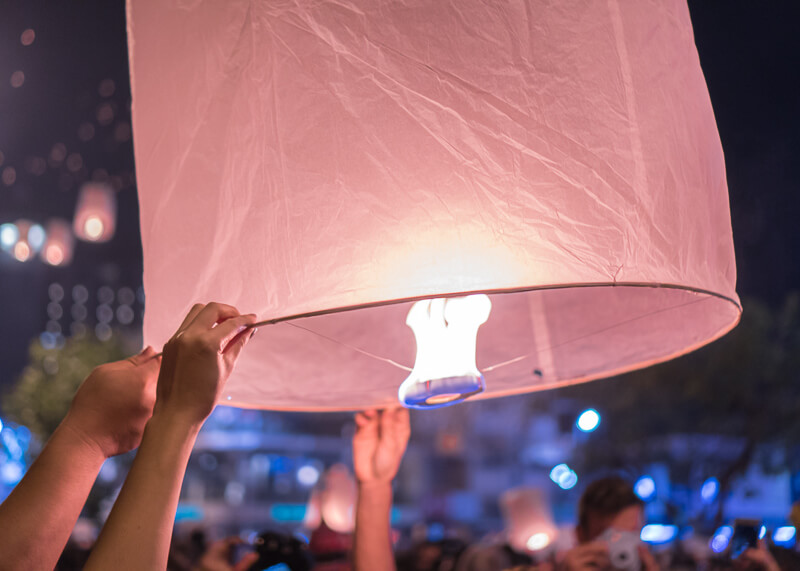 linterna de año nuevo chiang mai