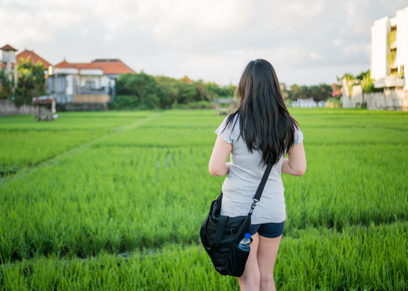 Visiting Seminyak Bali for the first time | Seminyak Bali has many things to do and is worth a visit for those who have Bali on their bucket list. The food is amazing, and the sunsets are beautiful. Click to read more about what you can expect when you visit Seminyak Bali