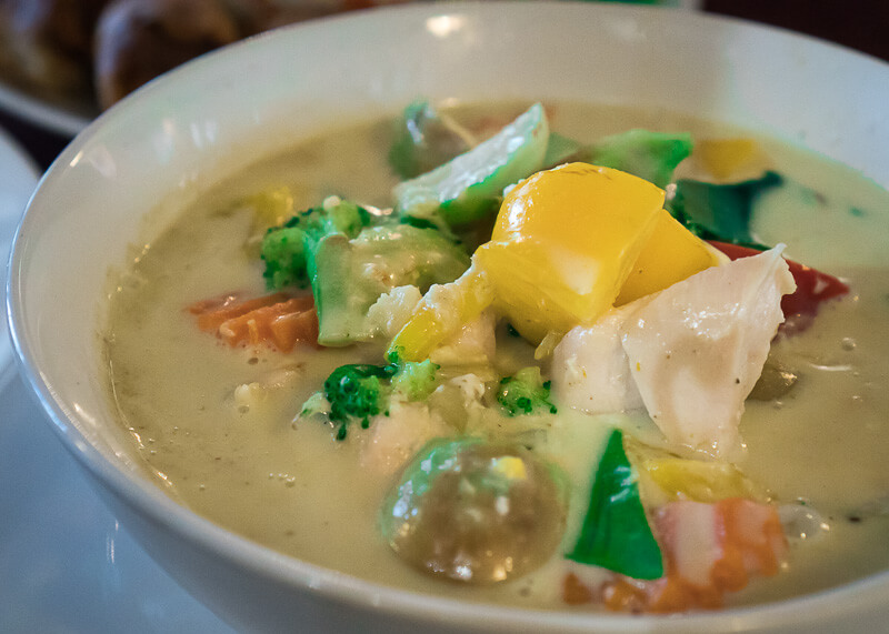Why Cooking Love Chiang Mai Is So Popular | green curry with pork