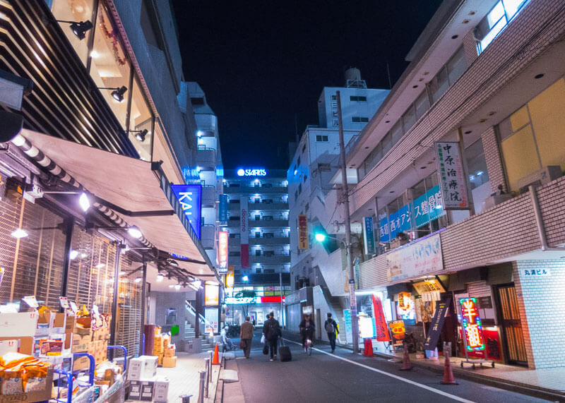 Best Western Tokyo Nishikasai - road at night