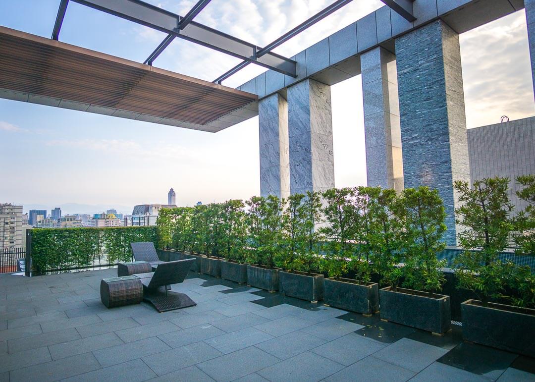 Aloft taipei zhongshan review - rooftop patio