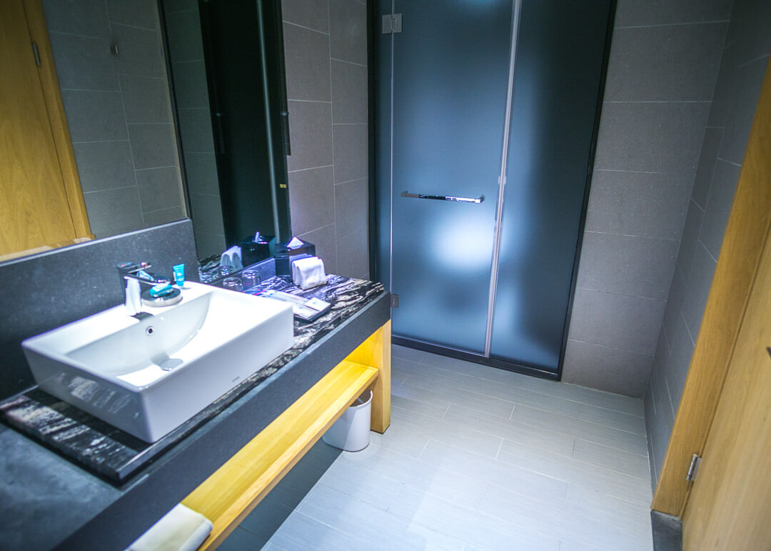 Aloft taipei zhongshan review - toilet