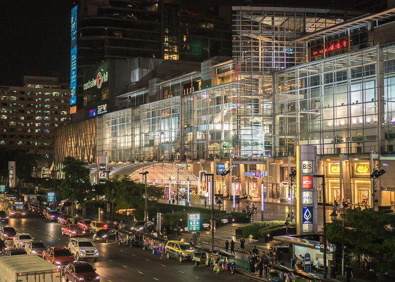 bangkok travel blog - nightlife at shopping mall