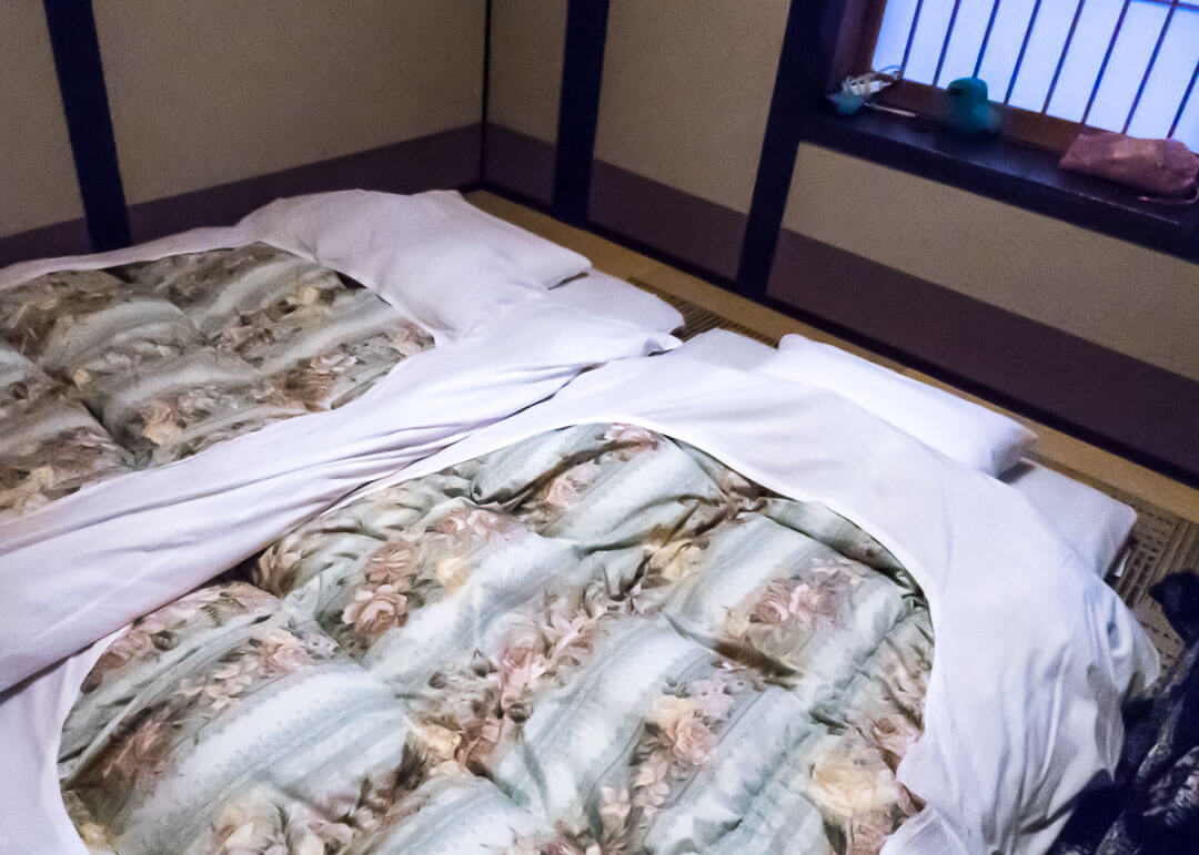 Tenbouen Kinosaki Ryokan - Japanese futon beds