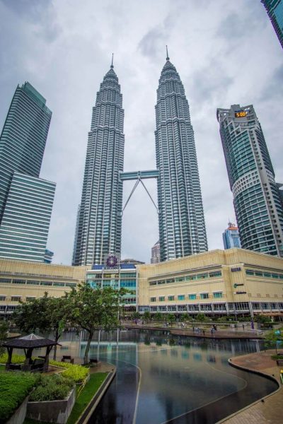 Five Days Was Enough For Me To Love Beautiful KL Kuala Lumpur | Kuala Lumpur has been on my bucket list for over a decade. The street food is incredible, along with the twin towers and the Batu caves. Click to read more to learn why I love KL and see the photography that was taken during this trip