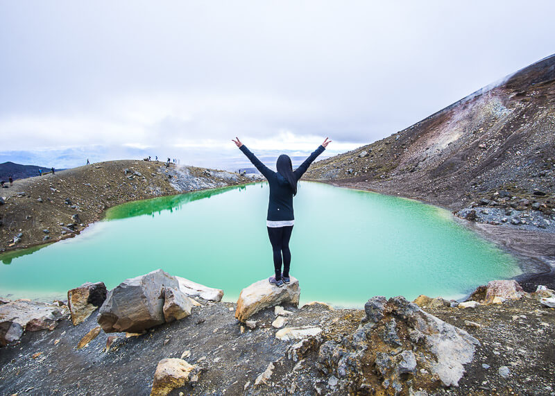 being a nomad - tongariro crossing emerald lake