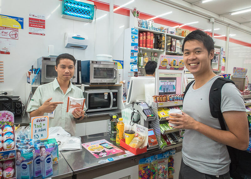 living in chiang mai thailand - buying sandwich at 7 Eleven