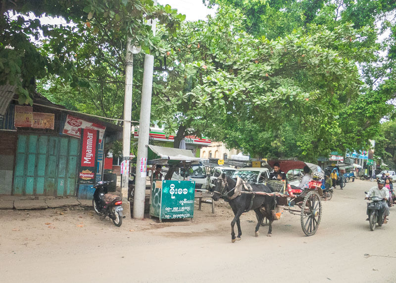 Bagan trip blog - horse carriage