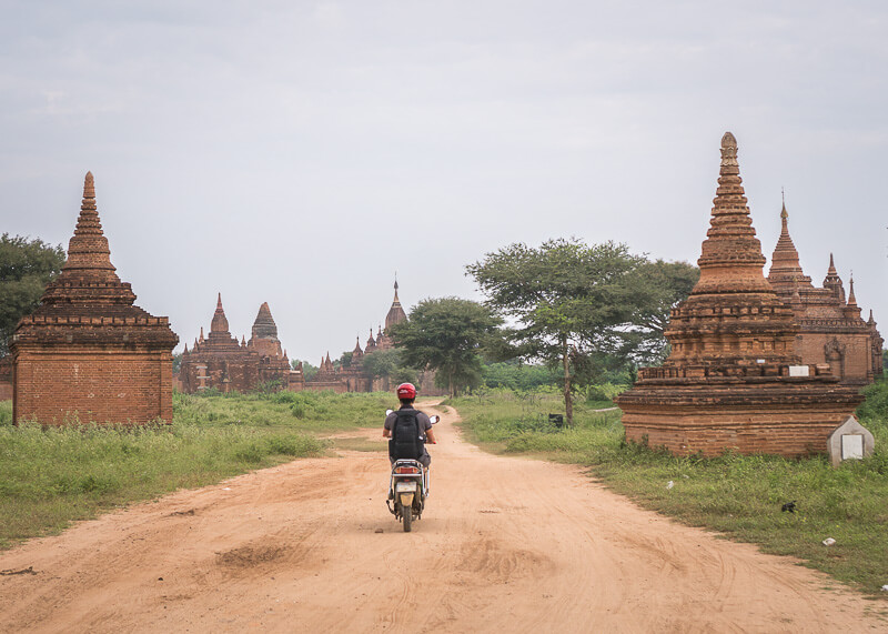 Bagan trip blog - temple hopping with e-bike