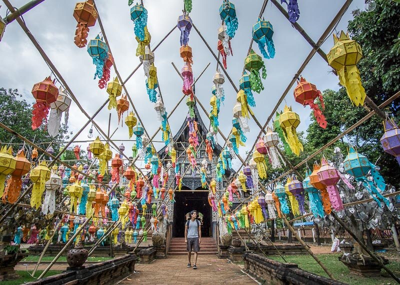 chiang mai travel blog - thai temple decorations