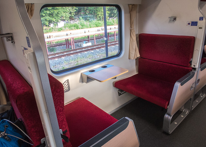 second class sleeper seats on chiang mai to bangkok train